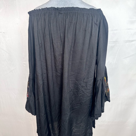NWT Feathers Black Smocked Off the Shoulder Wide Embroidered Sleeve Dress Size L - Picture 7 of 11